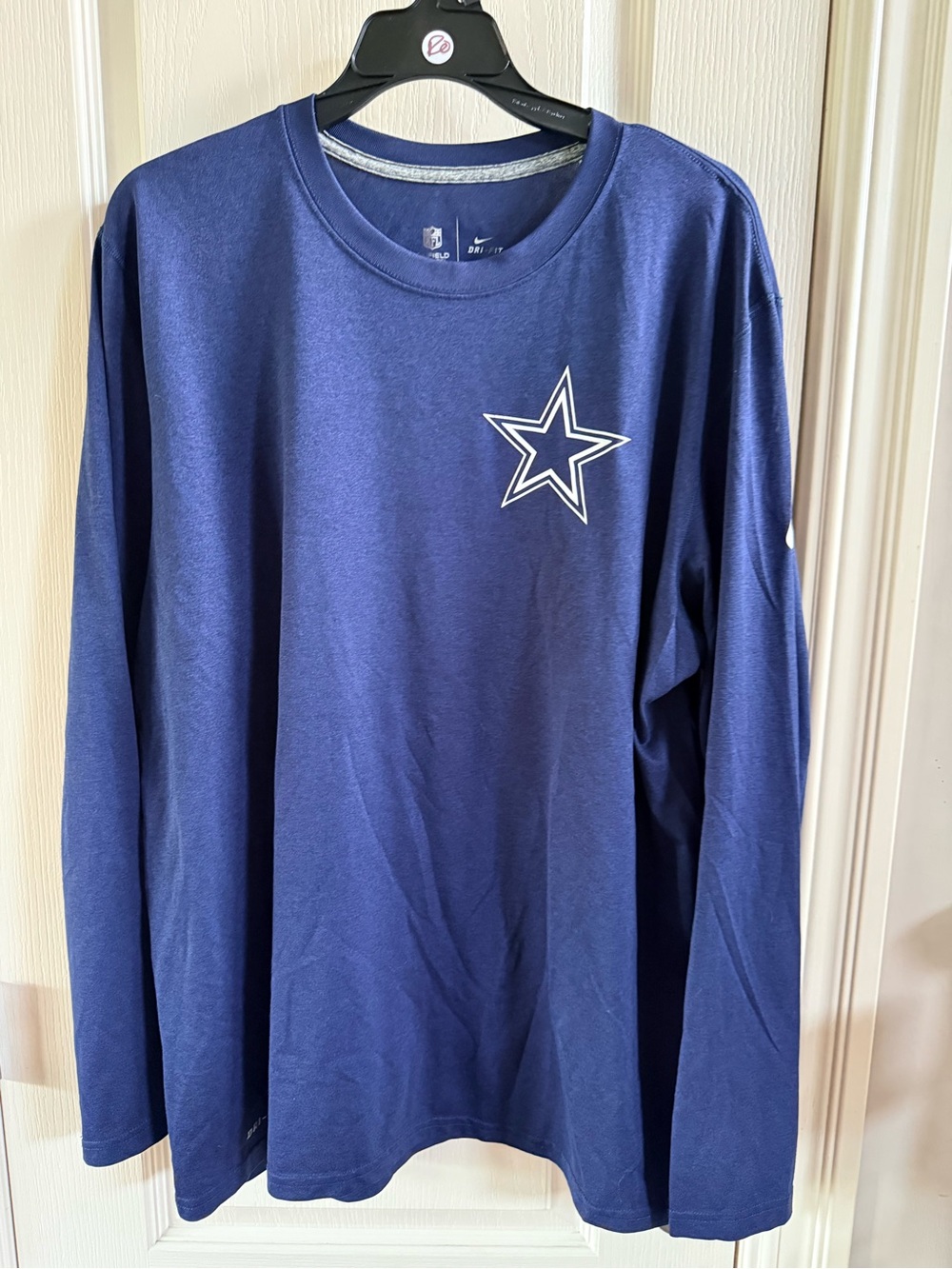 Nike Navy Dallas cowboys Long Sleeve Tee with White Star Logo. Size XL